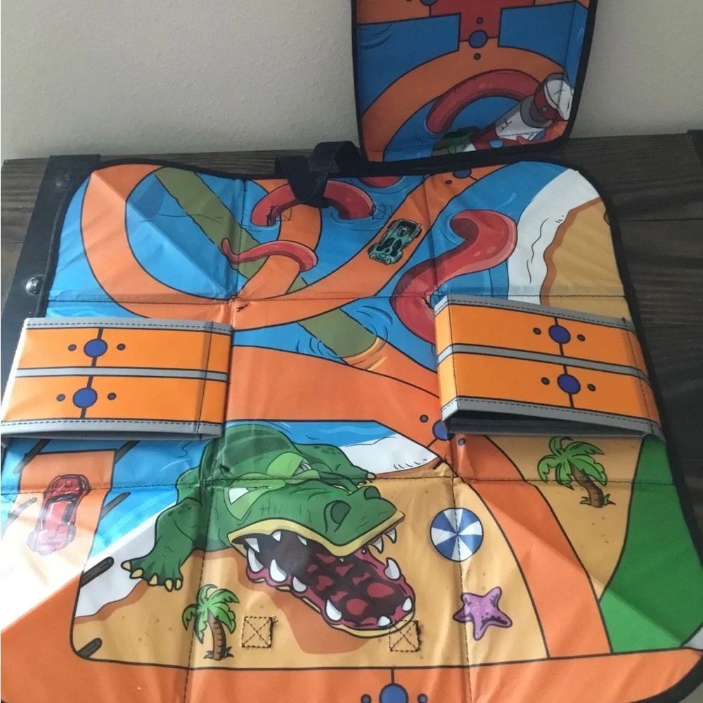 Hot Wheels Storage box and Playset